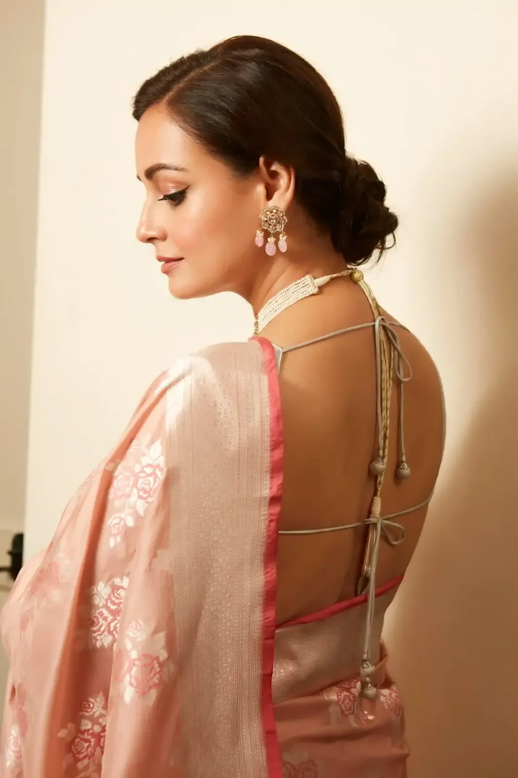 Indian Actress Dia Mirza Images In Traditional Pink Color Saree